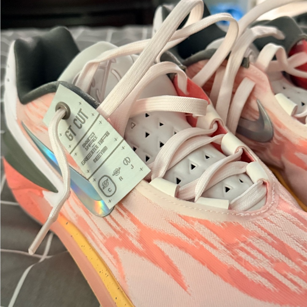 Nike men’s pearl pink & multicolor air zoom GT cut